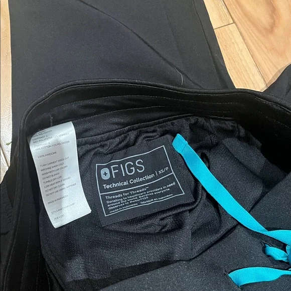 Figs Black Set with Blue Accents - Picture 3 of 5